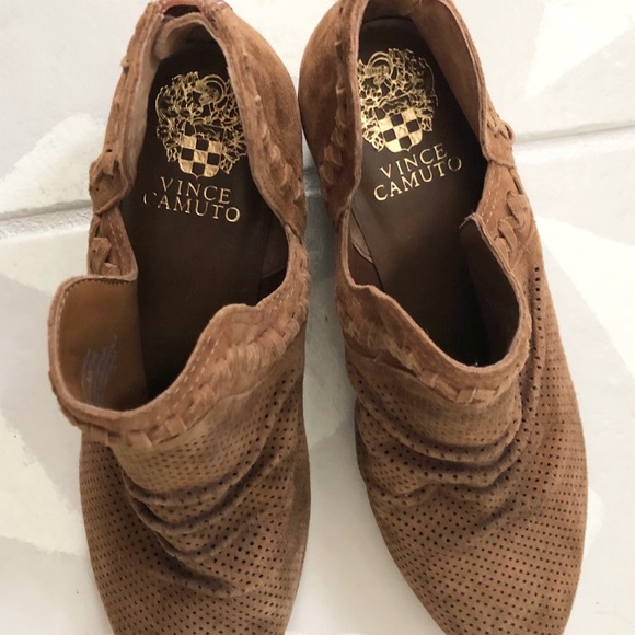 Vince Camuto palmina tan suede cutout ankle bootie - Picture 4 of 7